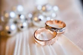 تفسير حلم الخطوبة للرجل الأعزب والمتزوج (رؤية الخطوبة في المنام للرجل)