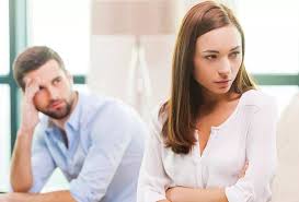 هل غضب الزوج في الحلم يدل على مشاكل زوجية؟