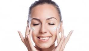 نصائح لاستخدام الوصفات الطبيعية لتفتيح البشرة