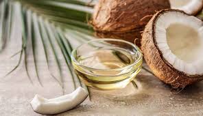 هل زيت جوز الهند مناسب للشعر الجاف؟