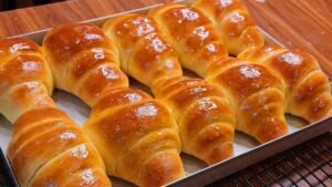 خطوات تحضير عجينة الكرواسون