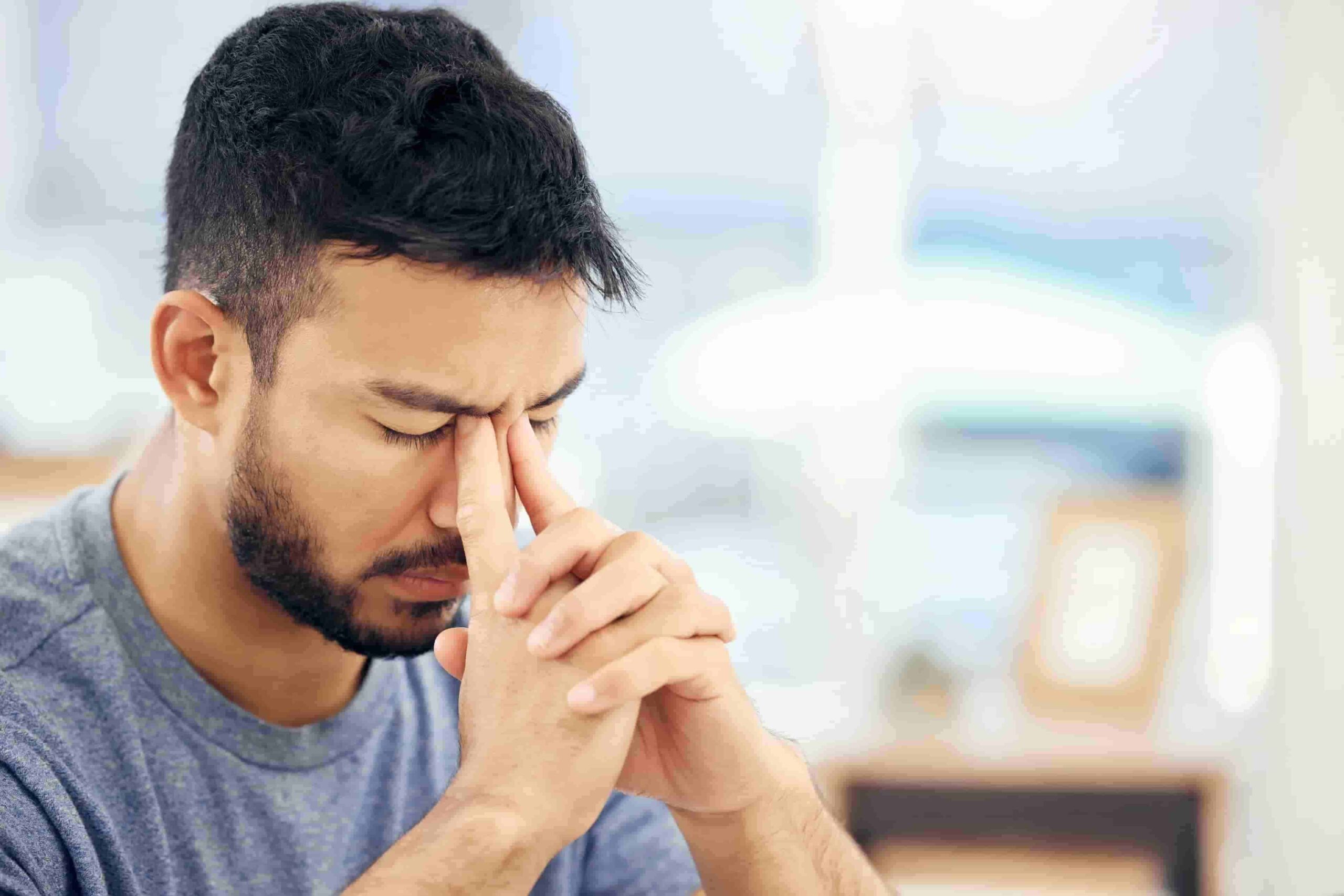 الأسباب الصحية والطبية وراء الصداع المزمن