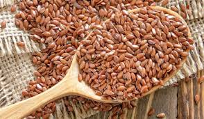 تأثير حب الرشاد مع الحليب على العظام