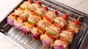 طريقة تحضير تتبيلة الشيش طاووق