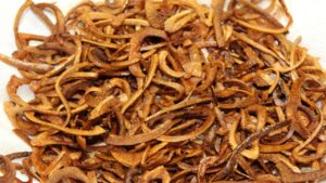 أخطاء يجب تجنبها أثناء تحمير البصل