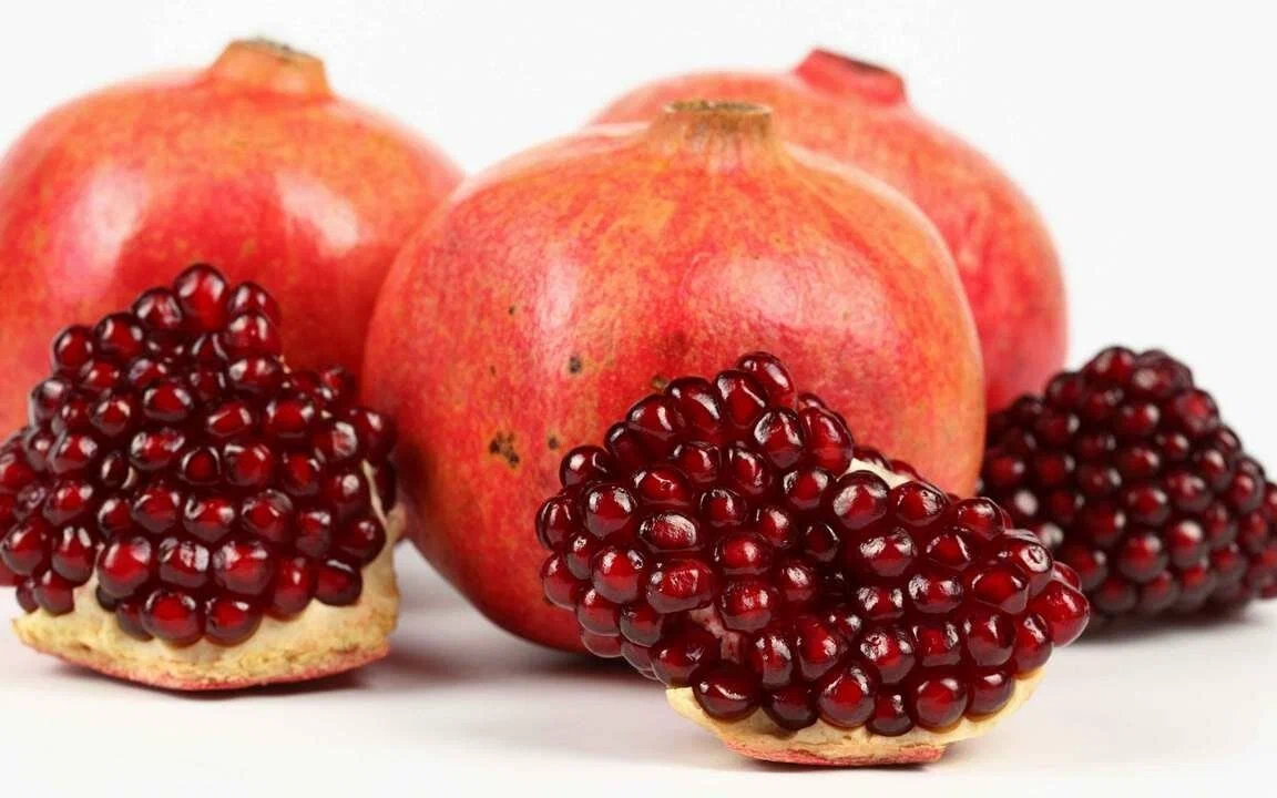 العناصر الغذائية في الرمان وفوائدها