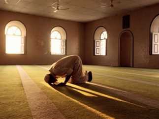 الفرق بين قضاء الصلاة وإعادتها