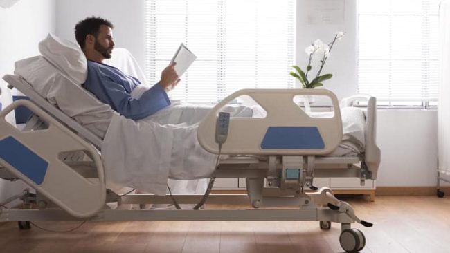 تفسير رؤية شخص في المستشفى في المنام