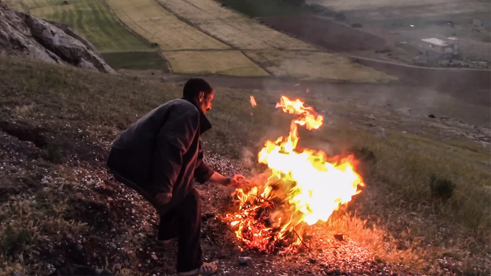 تفسير إشعال النار في الحلم للرجل