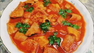 المكونات الأساسية لتحضير الكرشة بالصلصة