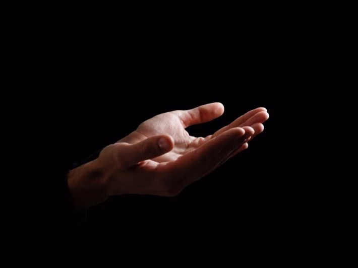 مميزات الدعاء بظهر الغيب مقارنة بأنواع الدعاء الأخرى