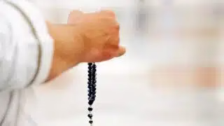 قصص عن تأثير الذكر في حياة المسلمين