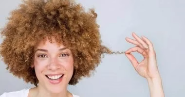 تأثير طول الشعر المجعد على التفسير