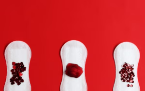 الفرق بين حيض العجوز والشابة في التفسير